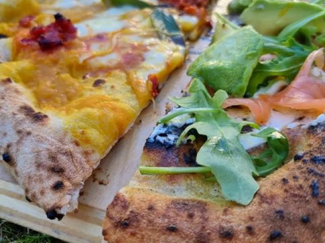 two-tozzers-pizza (6)-kireth-ai